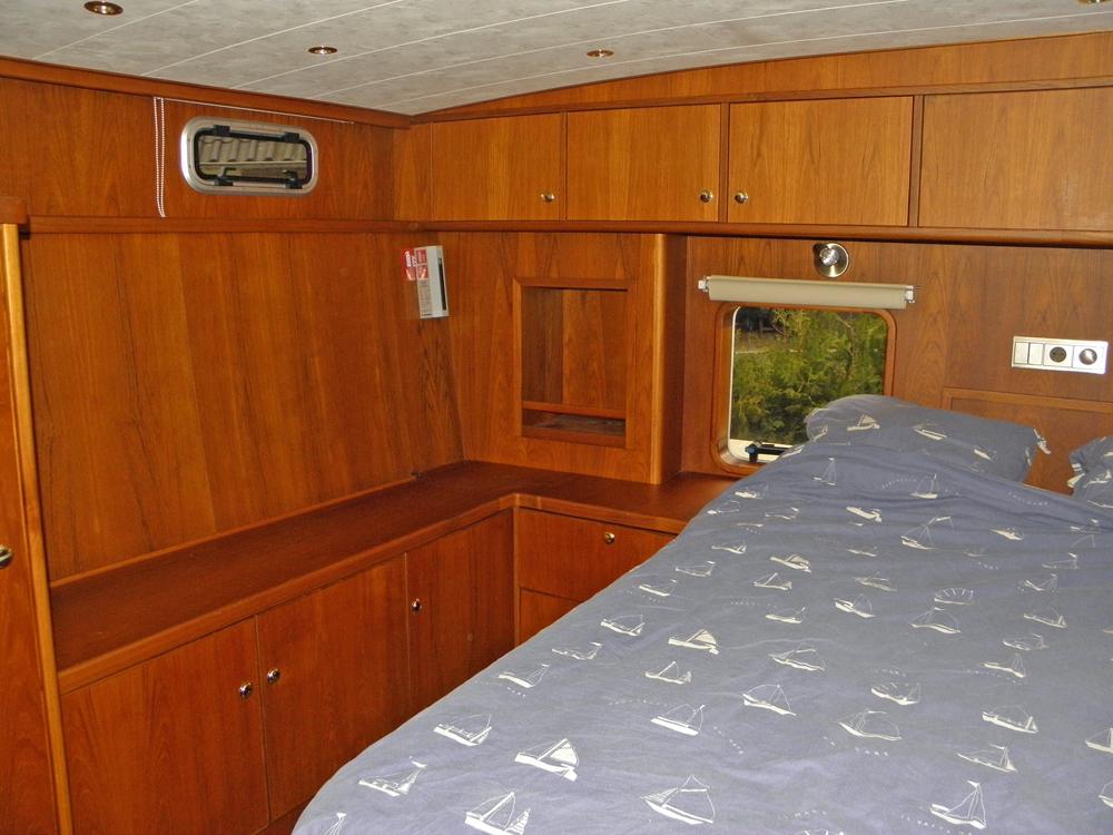 Aft cabin, Accommodation